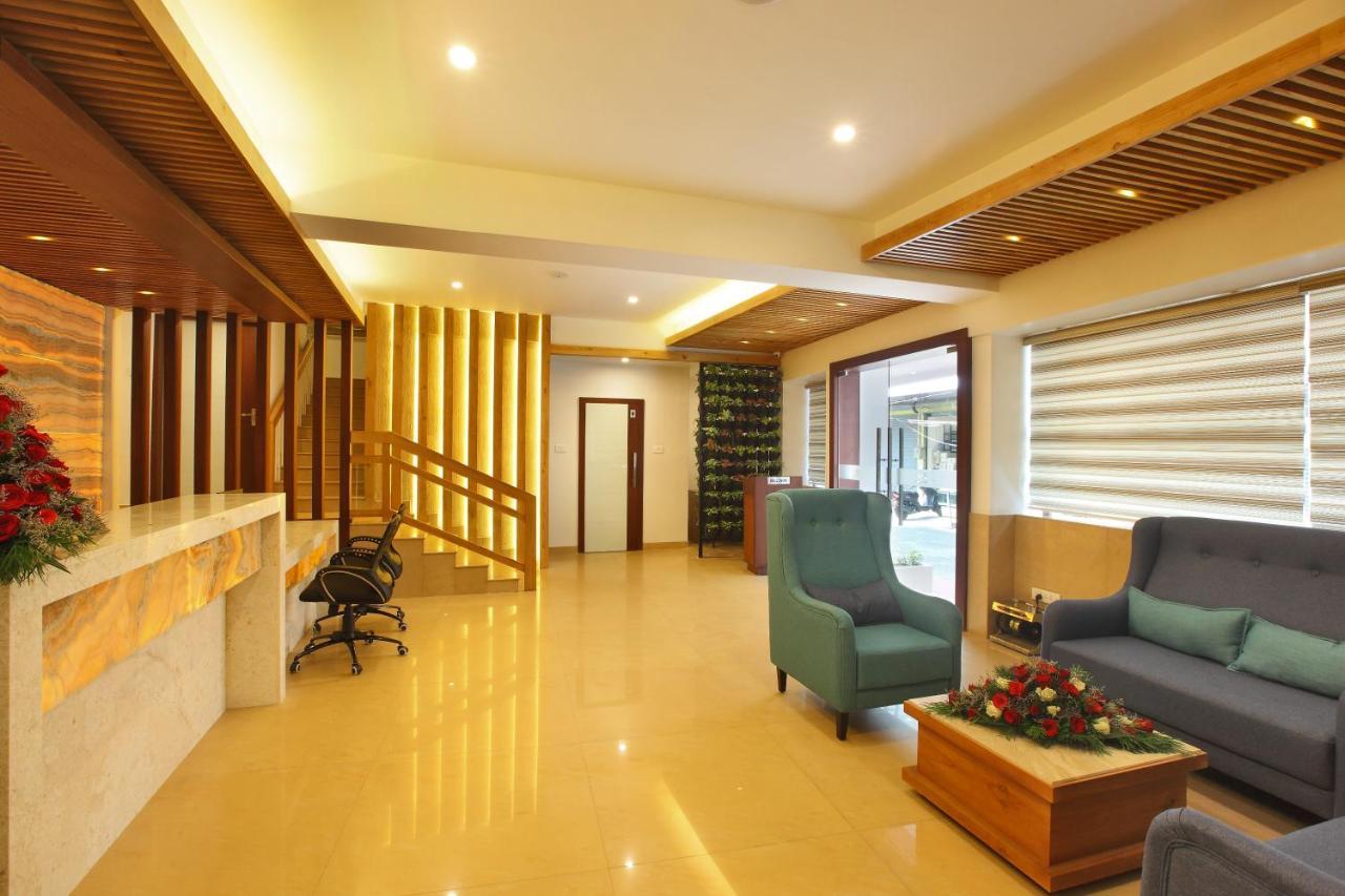 Park Residency Luxury Business Hotel Kochi Exterior photo